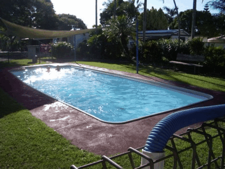 Oakwood Caravan Park - Hotel QLD 3