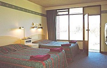 Red Chief Motel - Hotel QLD 4