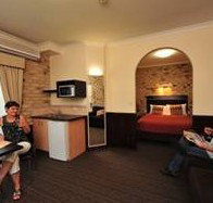 Highlander Motor Inn And Apartments - Hotel QLD