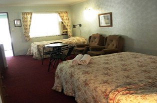 Beerwah Glasshouse Mountains Motel - Hotel QLD 3