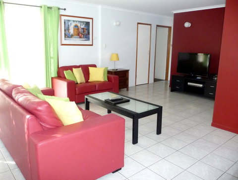 The Shores Holiday Apartments - Hotel QLD 4