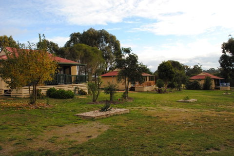 Lakes Entrance Country Cottages - Hotel QLD 0