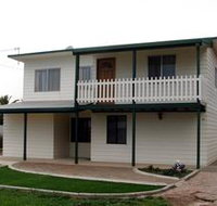 Louth Bay Holiday Apartment - Hotel QLD