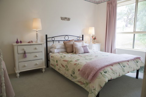 Limestone Hill - Hotel QLD 1