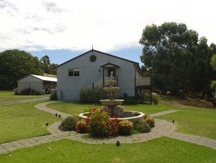 The Old Oak Bed And Breakfast - The Shearing Quarters - Hotel QLD 3