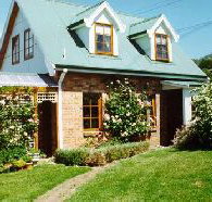 Conmel Cottage - Hotel QLD