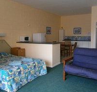 Penguin Holiday Apartments - Hotel QLD