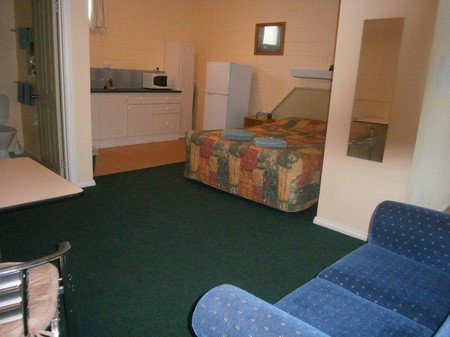 Penguin Holiday Apartments - Hotel QLD 4