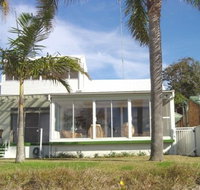8 Seaview Crescent - Hotel QLD