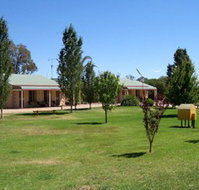 Narrandera Caravan Park - Hotel QLD