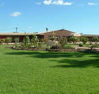Newell Motor Inn - Hotel QLD