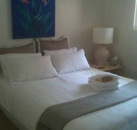 Absolute Beachfront Manly Bed and Breakfast - Hotel QLD