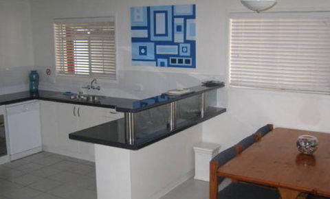 Campwin Beach House Bed And Breakfast - Hotel QLD 3
