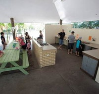 Bonny Hills Caravan Park - Hotel QLD