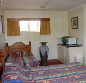 Glenmore Hotel Motel - Hotel QLD 4