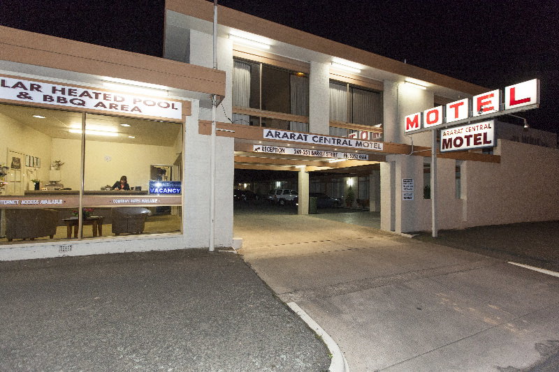 Langi Logan VIC Hotel QLD