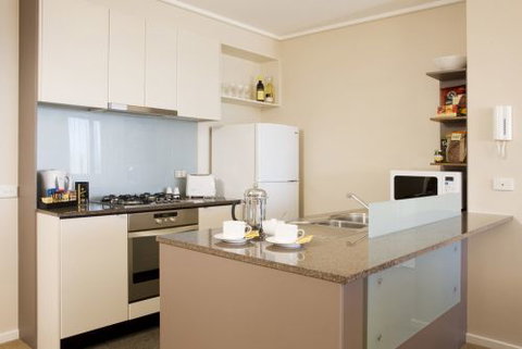 28 Nights - Hotel QLD 1