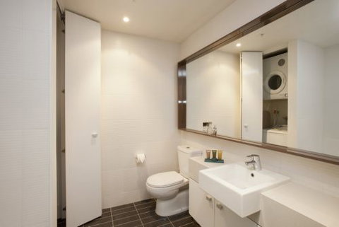 28 Nights - Hotel QLD 5