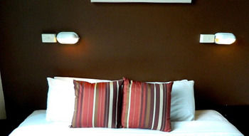 Urban Central Accommodation - Hostel - Hotel QLD 8
