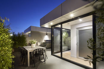 381 Cremorne - Hotel QLD 5