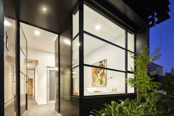 381 Cremorne - Hotel QLD 6