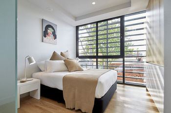 381 Cremorne - Hotel QLD 8