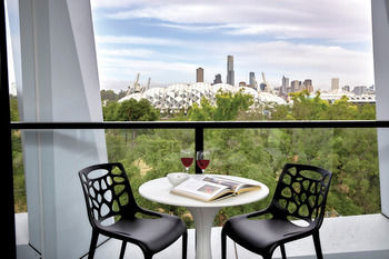 381 Cremorne - Hotel QLD 9
