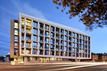 381 Cremorne - Hotel QLD 13