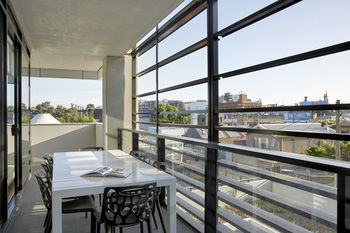 381 Cremorne - Hotel QLD 16