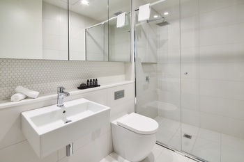 381 Cremorne - Hotel QLD 18