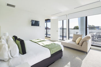 381 Cremorne - Hotel QLD 20