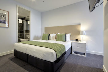 381 Cremorne - Hotel QLD 22