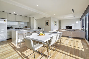 381 Cremorne - Hotel QLD 28