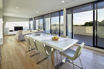 381 Cremorne - Hotel QLD 29