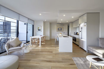 381 Cremorne - Hotel QLD 32