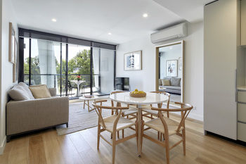 381 Cremorne - Hotel QLD 38