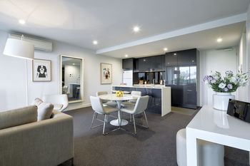 381 Cremorne - Hotel QLD 39