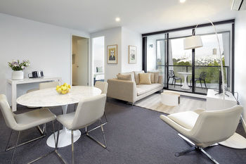 381 Cremorne - Hotel QLD 41