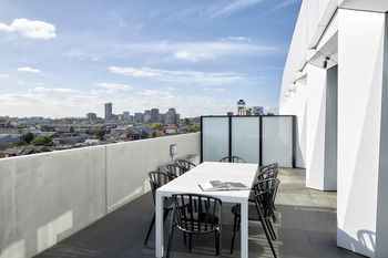 381 Cremorne - Hotel QLD 48