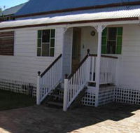 A Pine Cottage - Hotel QLD