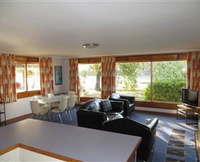 Orford Prosser Holiday Units - Hotel QLD 4