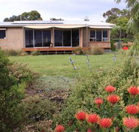 Beach and Boat Accommodation - Hotel QLD