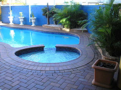 Centre Point Motor Inn - Hotel QLD 2