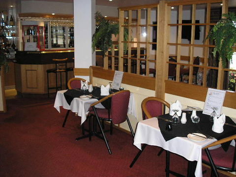 Centre Point Motor Inn - Hotel QLD 3