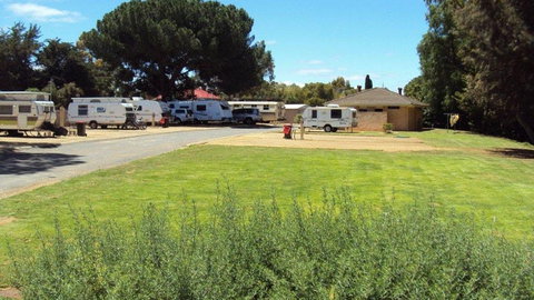 Burra Caravan And Camping Park - Hotel QLD 5