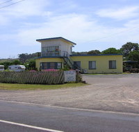Dutton Way Caravan Park - Hotel QLD