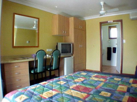 Palm Valley Motel - Hotel QLD 0