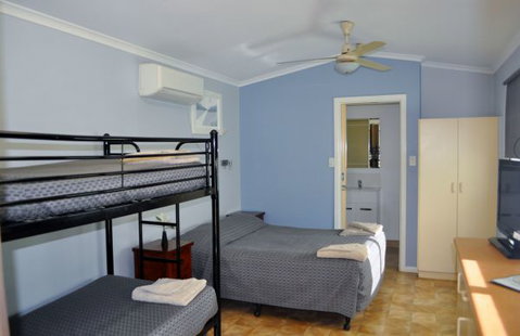 Daly Waters Historic Pub - Hotel QLD 9