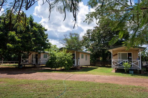 Daly Waters Historic Pub - Hotel QLD 11