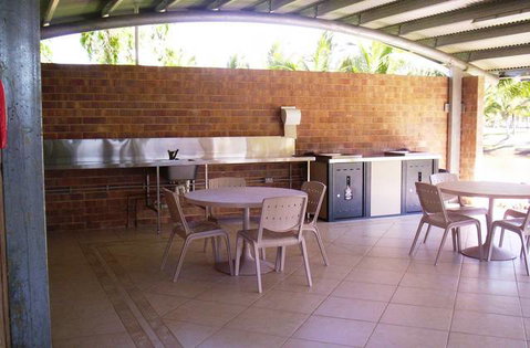 Rollingstone Beach Caravan Resort - Hotel QLD 6